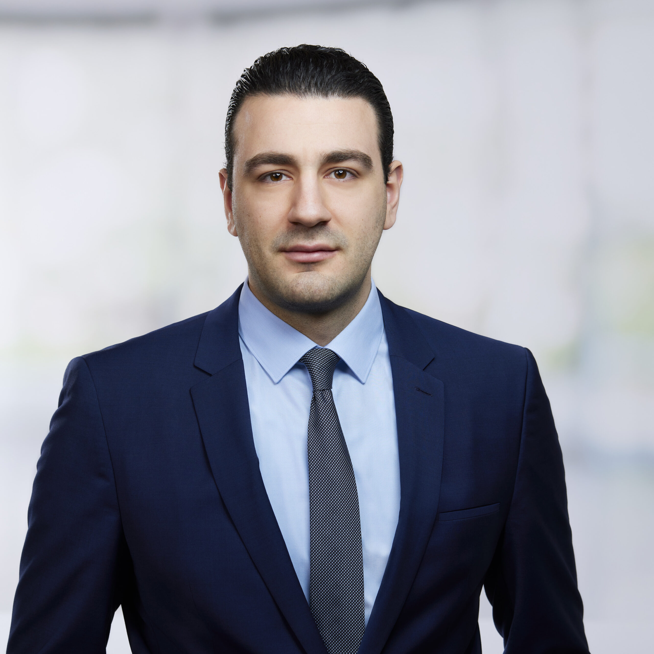 Alexander Oganesyan, Immobilienmakler in Schwerin und Geschäftsführer von Norddeutsche Grundinvest